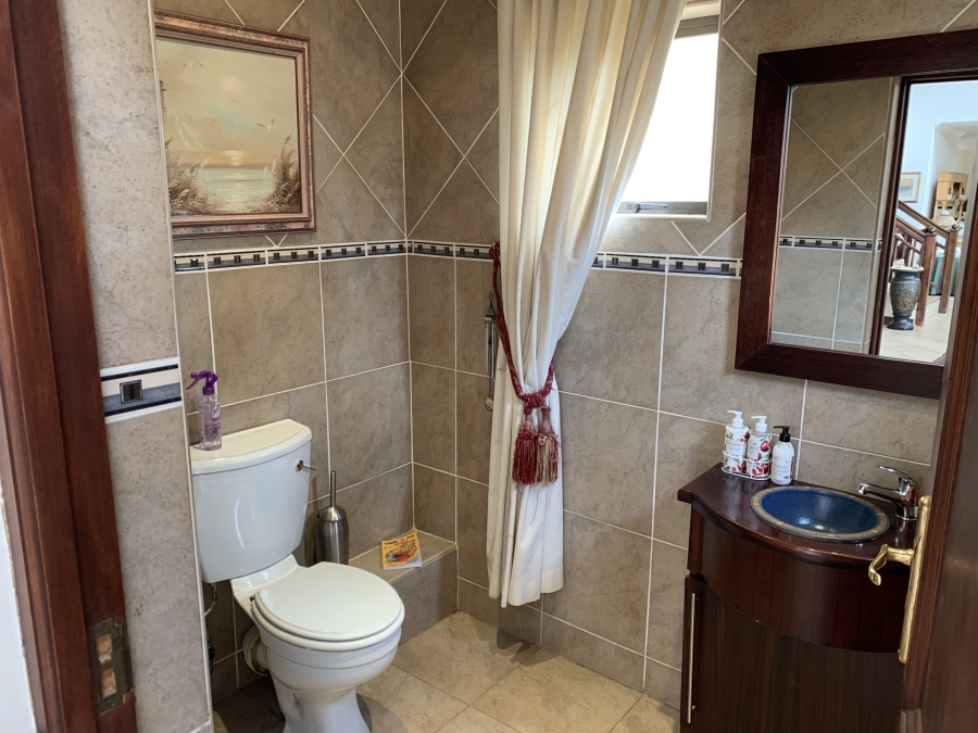 5 Bedroom Property for Sale in Birdwood Estate North West